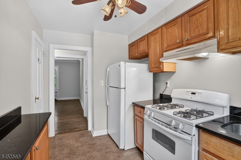 180 Summit Ave E4