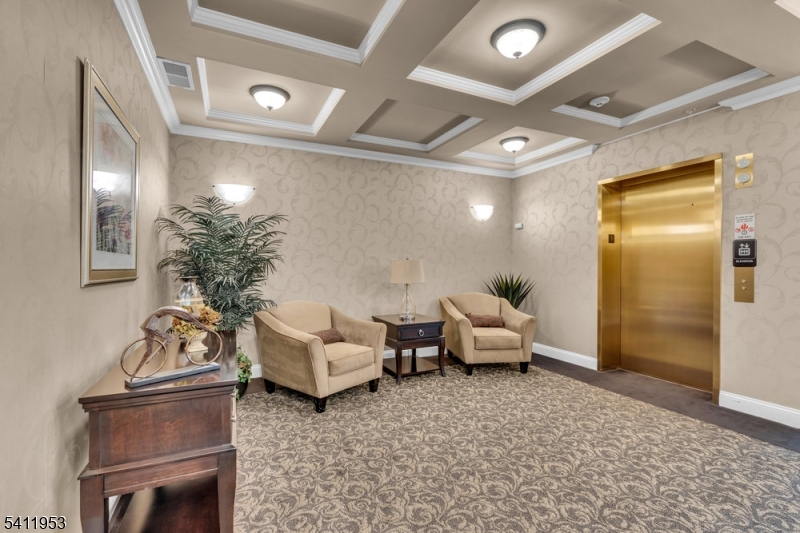 1103 Enclave Cir 1103