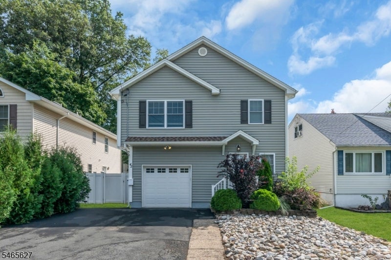 42 Deerfield Rd