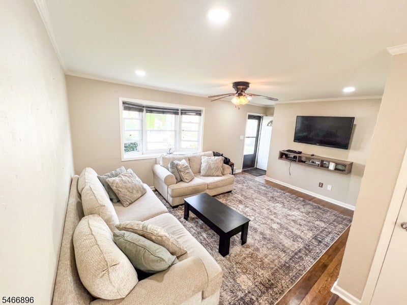 45 Semel Ave