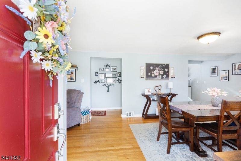 19 Glenview Dr