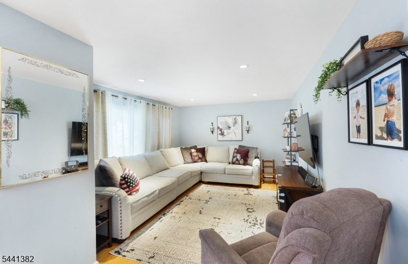 19 Glenview Dr