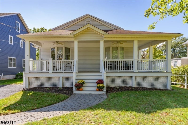 119 Hunter Ave