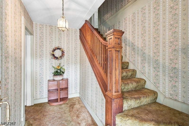 33 Pine St