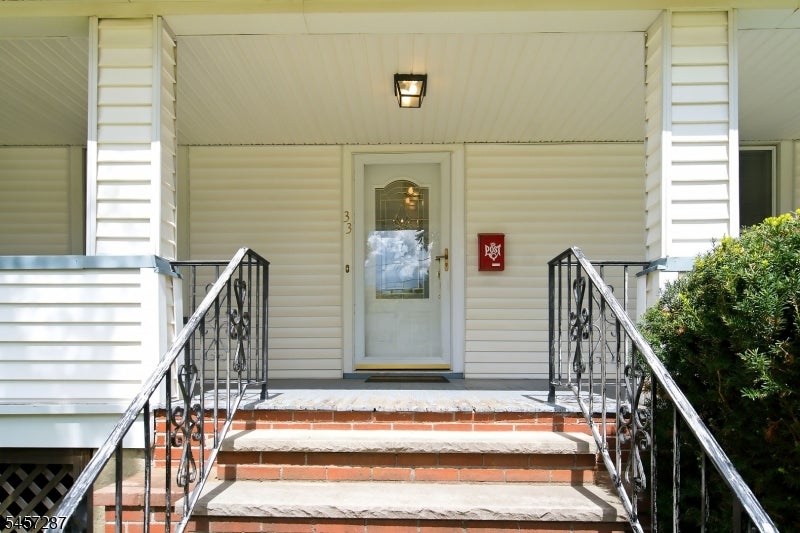 33 Pine St