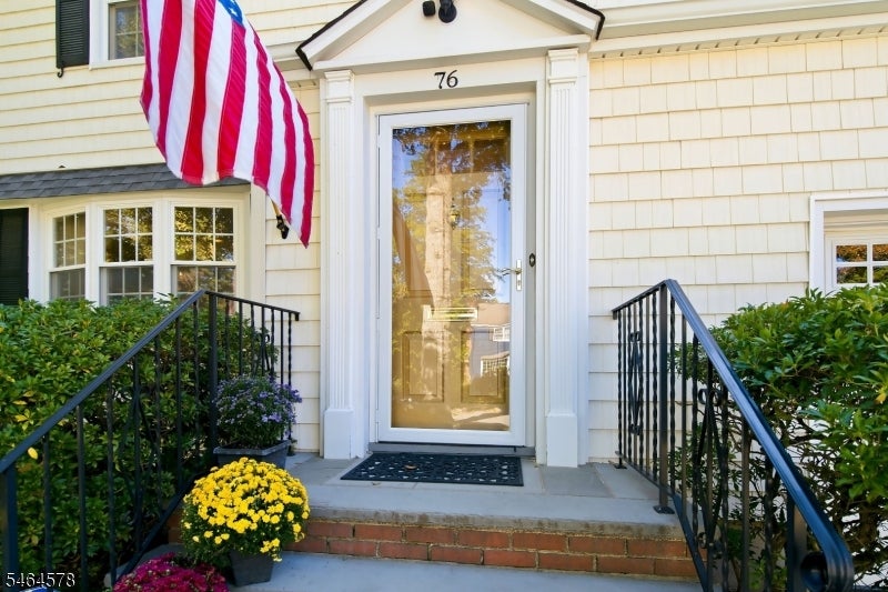 76 Inwood Ave