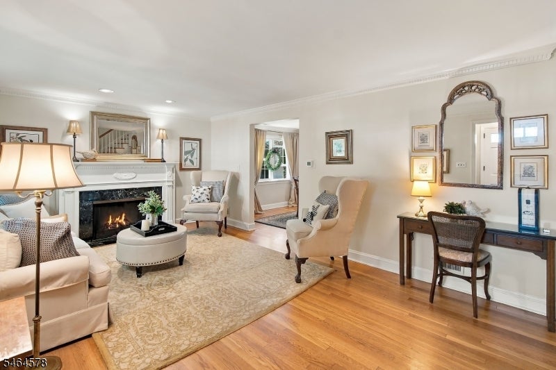 76 Inwood Ave