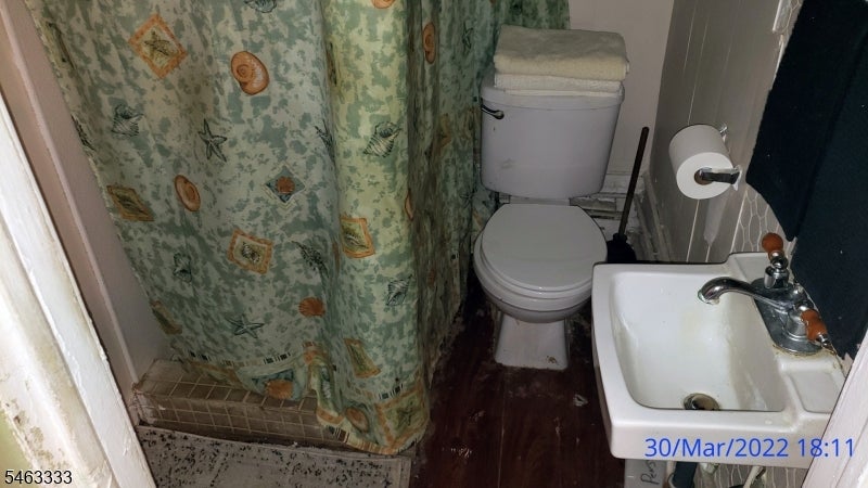 121 Turner St 123