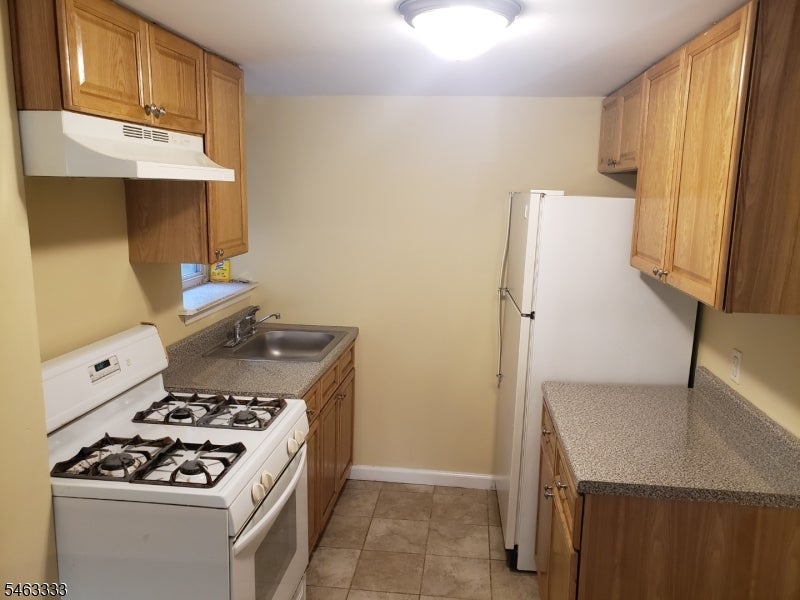 121 Turner St 123