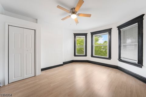 209 N 11Th St 2 Newark City NJ 07107