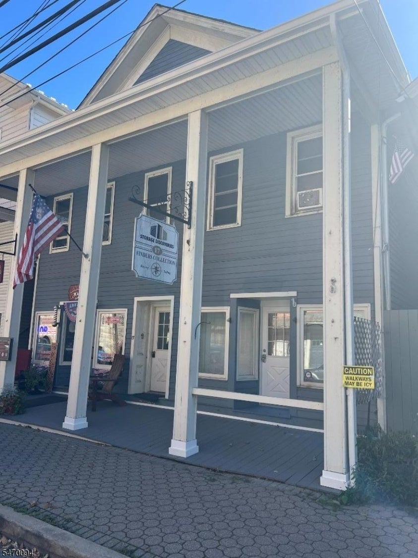 17 Main St