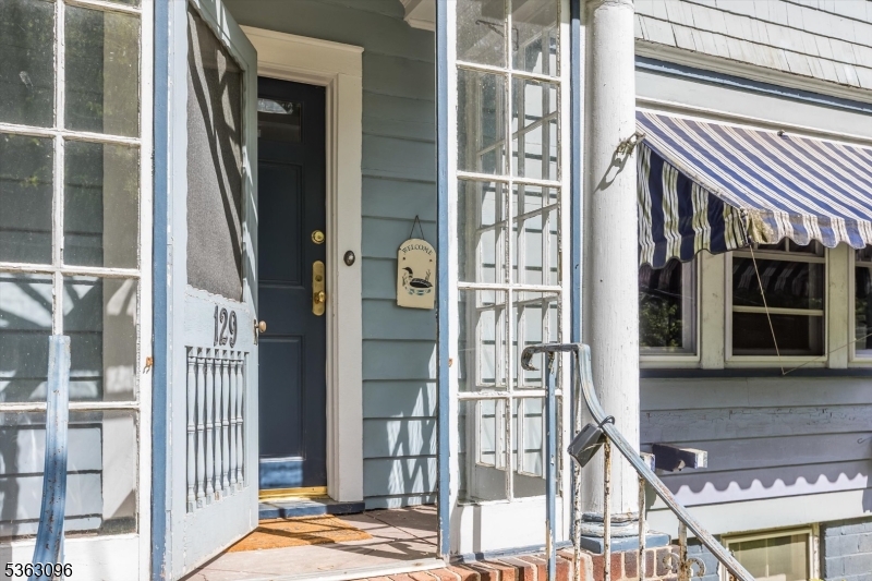 129 Essex Ave