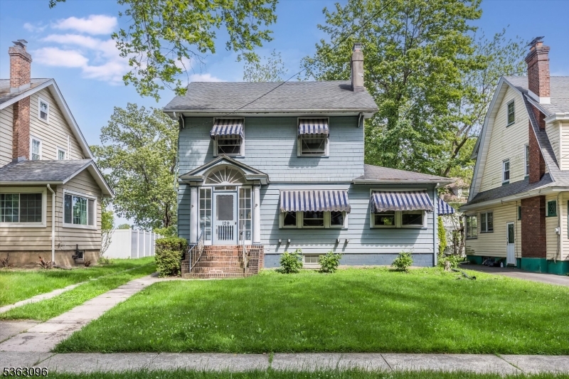 129 Essex Ave