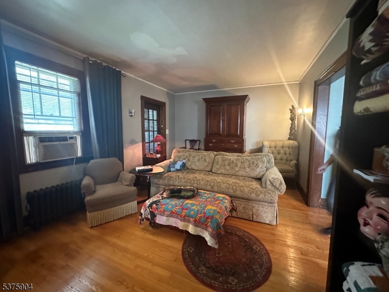 473 Up Mountain Avenue 1