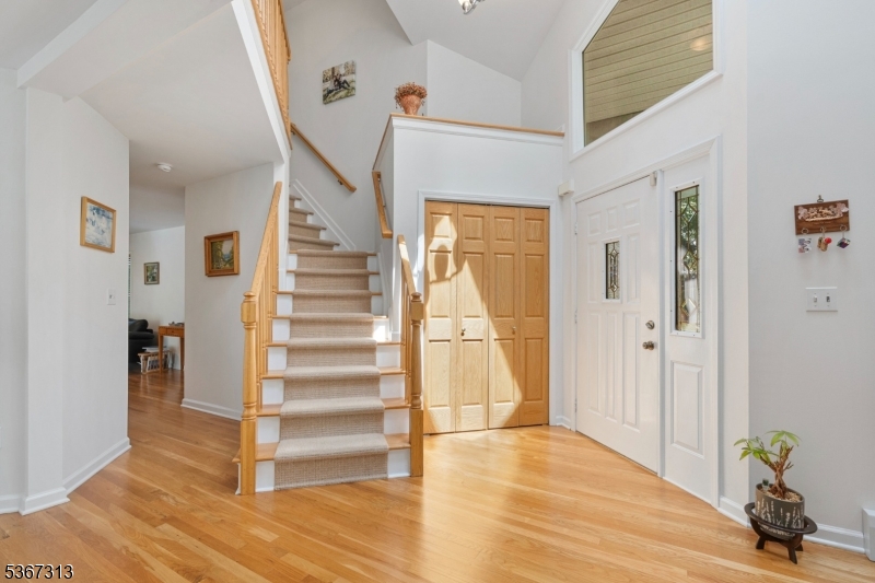 129 W Lake Shore Dr