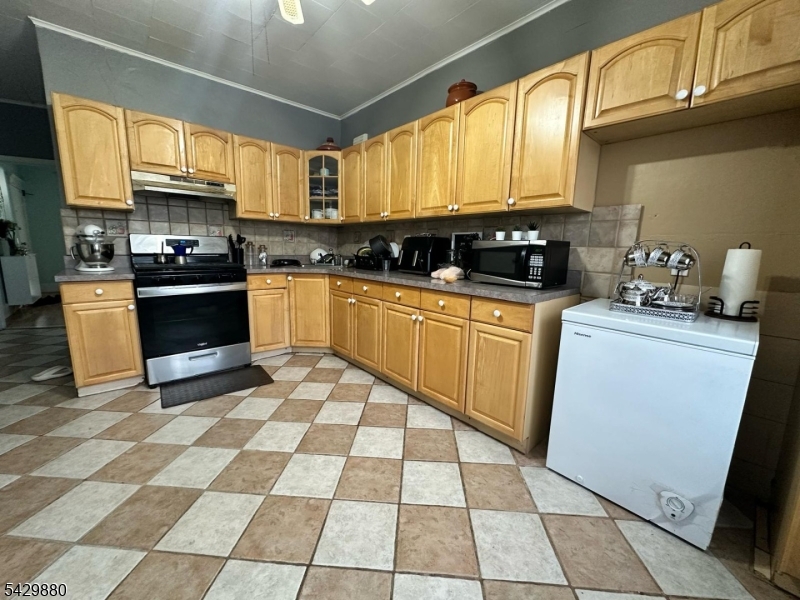 163 W 24Th St