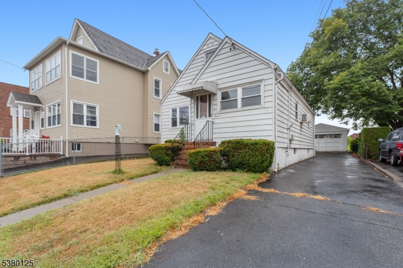 13 Shaw St