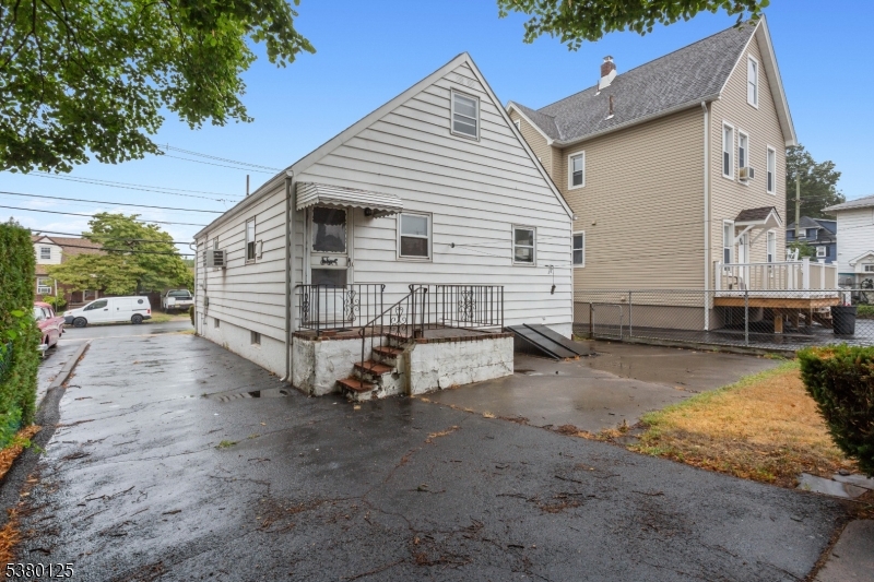 13 Shaw St