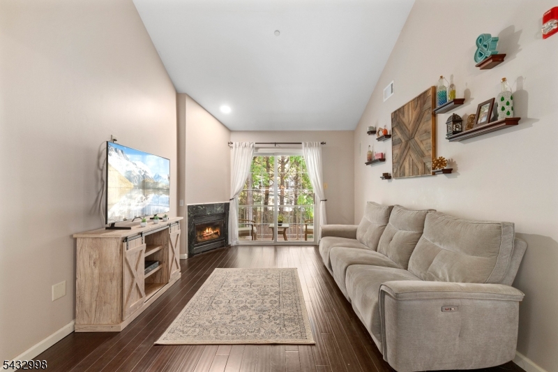 277 Winthrop Dr