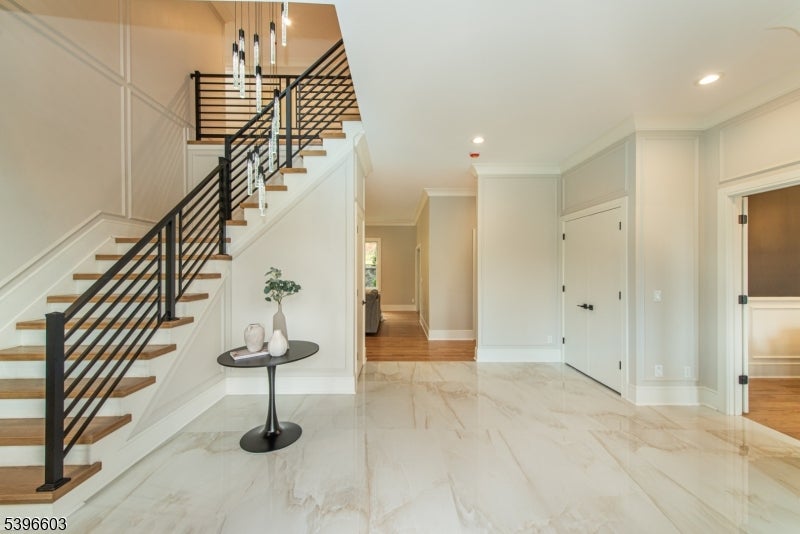 24 Cliffside Dr
