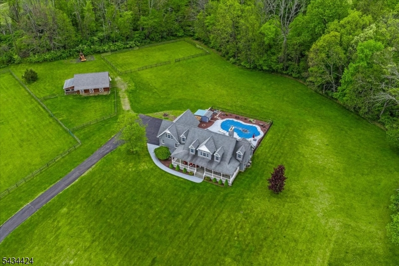104 Creek Rd