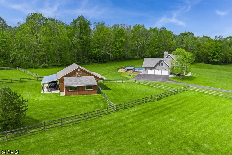104 Creek Rd
