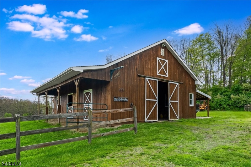 104 Creek Rd