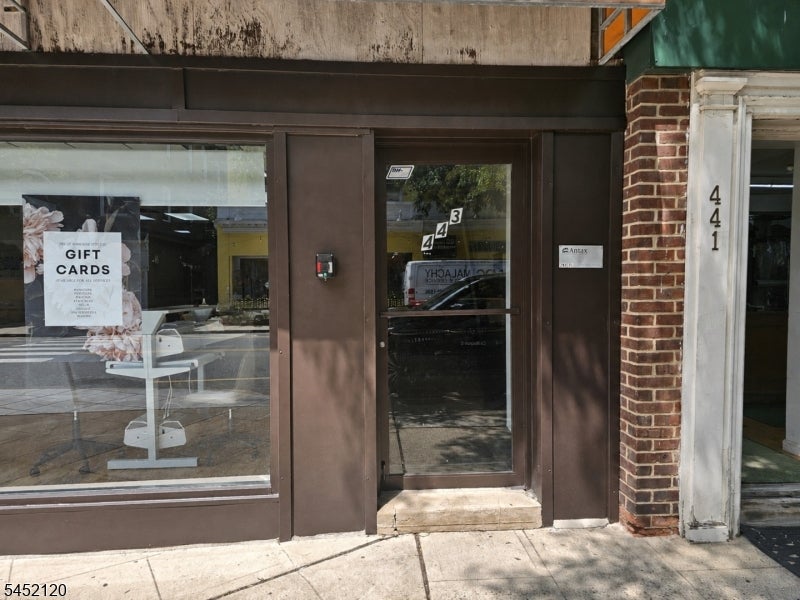 443-445 Springfield Ave 2C