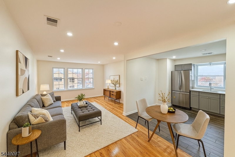 156 Ridgewood Ave 1