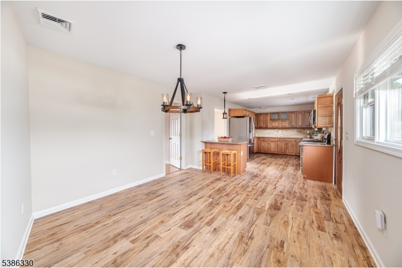 66 Hahn Ave