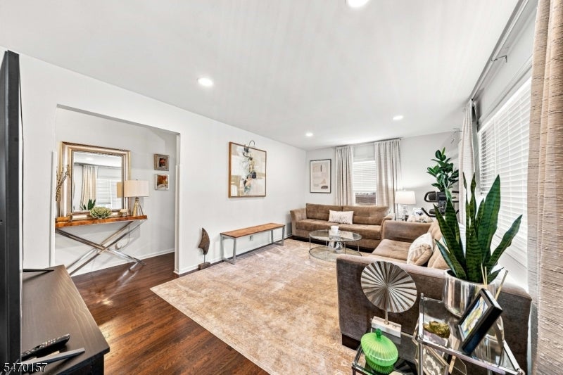 1161 Greslin Ter