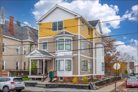 84 Auburn St Paterson City NJ 07501