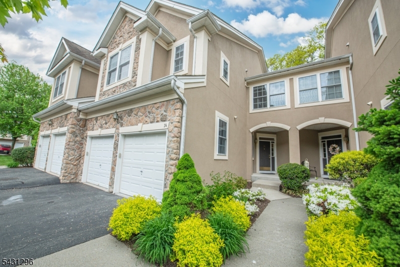 74 Glattly Dr