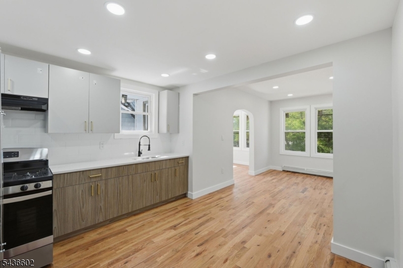 203 Hansbury Ave