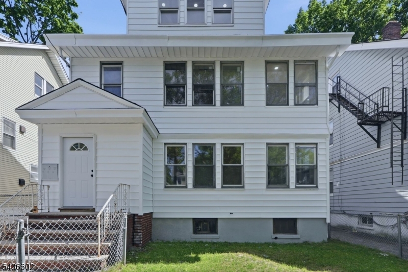 203 Hansbury Ave