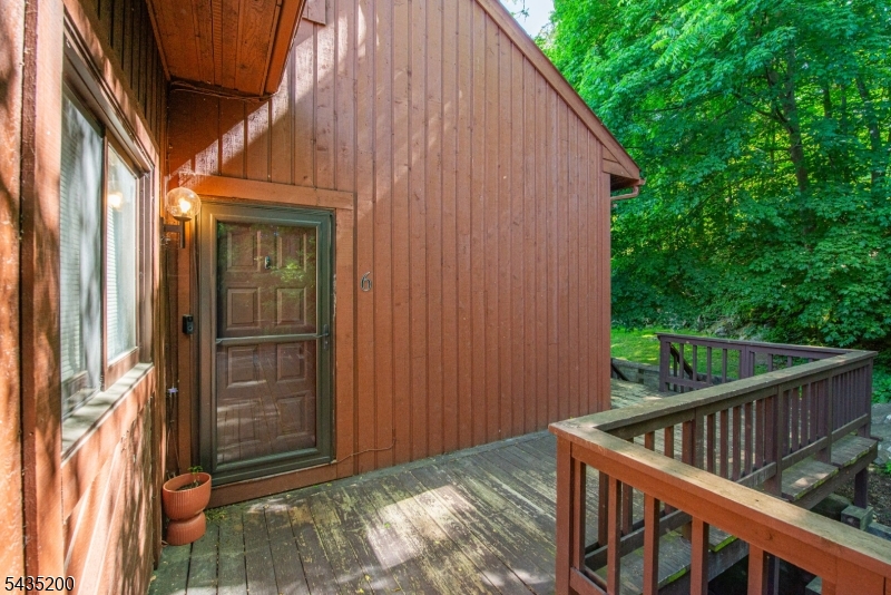 14 Stonehill Dr 6