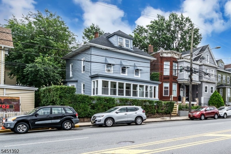1025-1027 Madison Ave