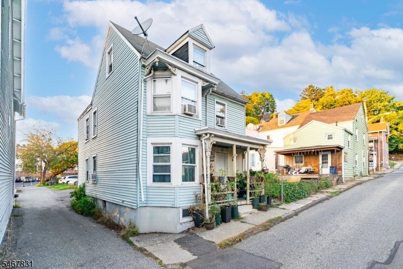 3 Tyndall Ave
