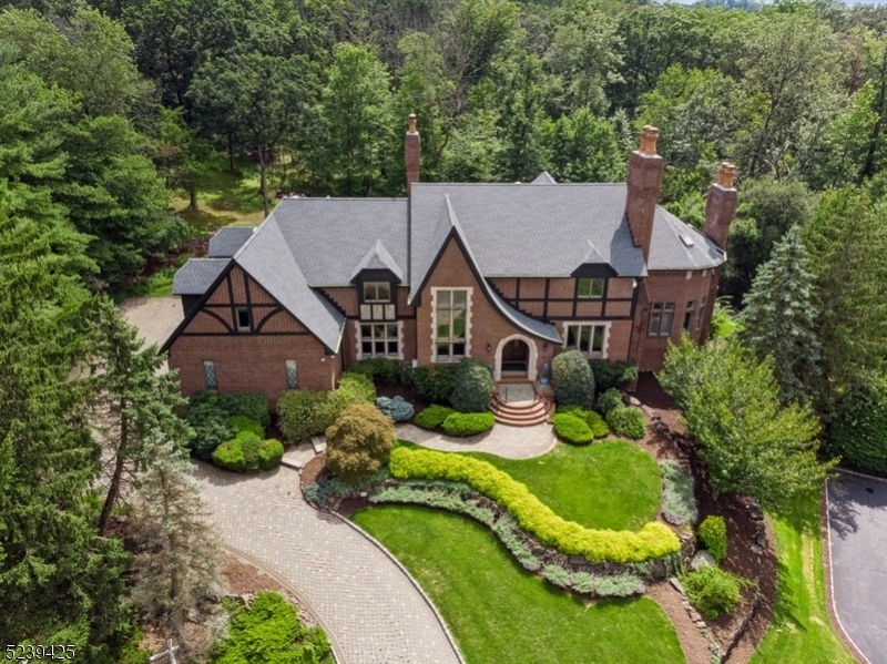 4 Sleepy Hollow Ct