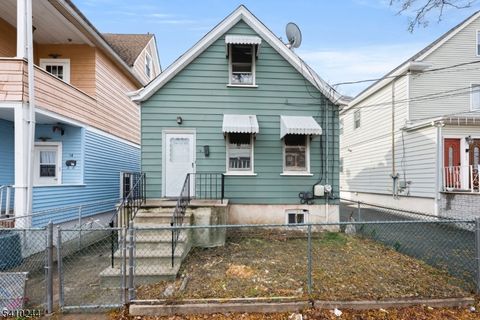 16 Loretta St Clifton City NJ 07011