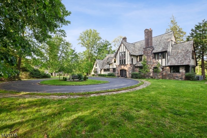 100 Gregory Ave