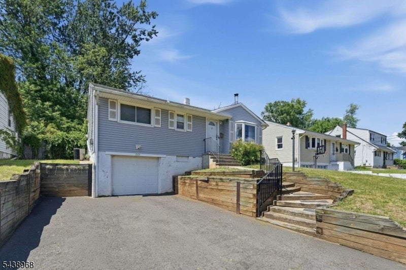 1265 North Ave