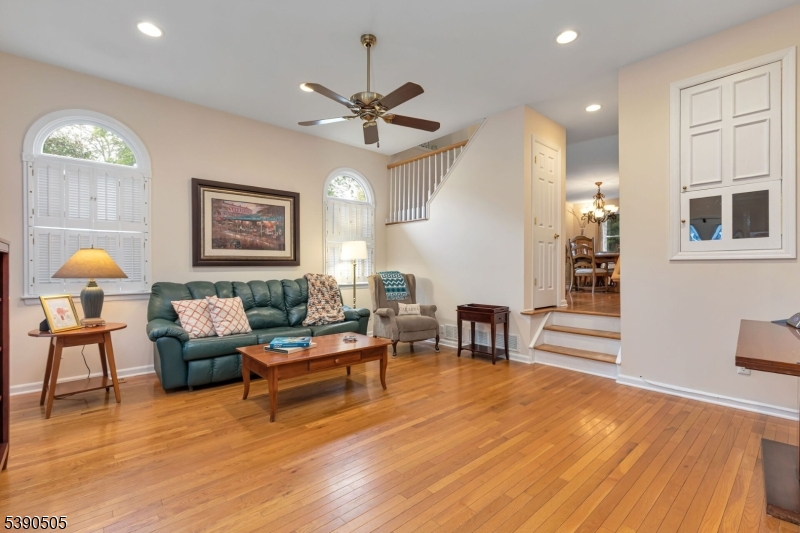 9 Timberline Dr
