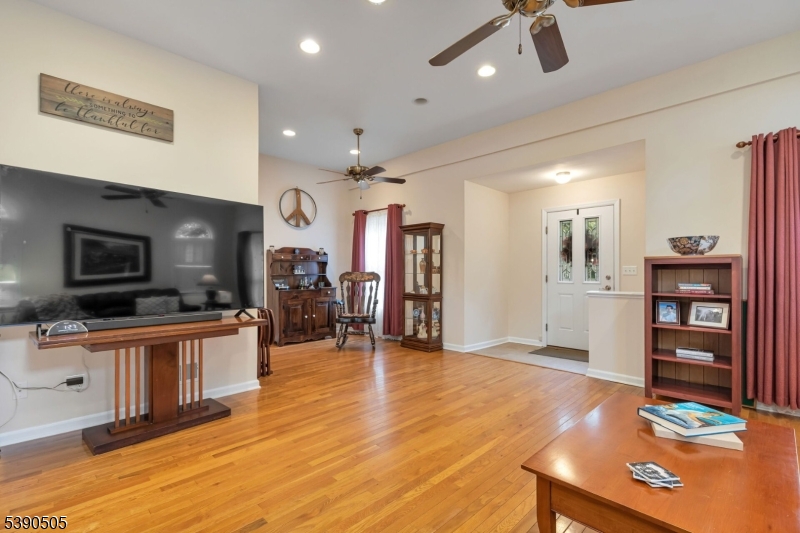 9 Timberline Dr