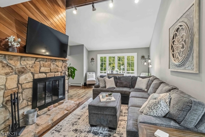63 Mountainside Dr