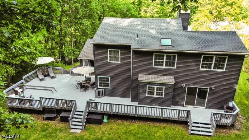 63 Mountainside Dr