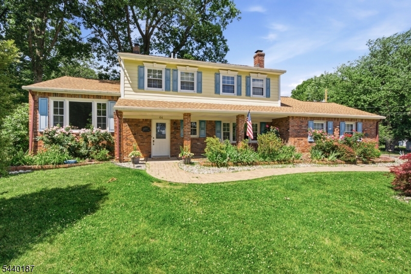 64 Fleetwood Dr
