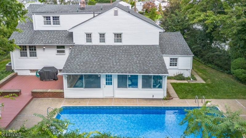 121 Bender Dr