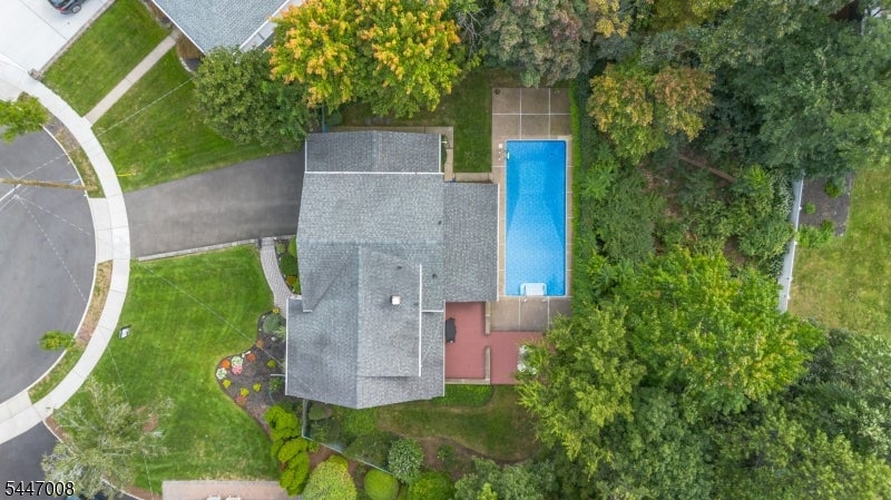 121 Bender Dr