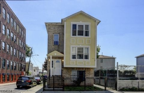 Photo of 70 Orchard St, Newark, NJ 07102 (MLS # 3994931)